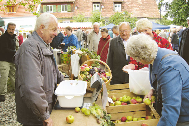 Impressionen vom Apfel- und Kartoffelmarkt in Bächingen