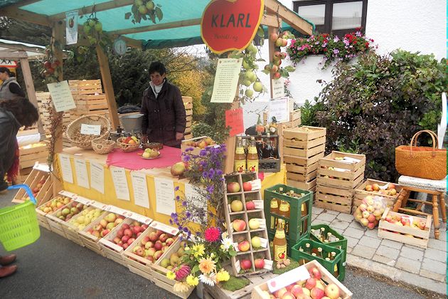 Impressionen vom Obst- und Bauernmarkt in Lalling