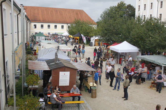Impressionen vom Öko-Markt in Roggenburg